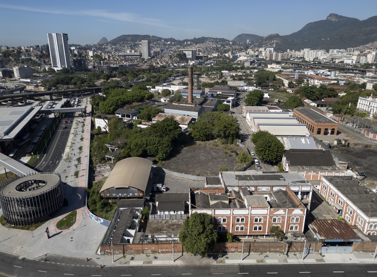 Reunião entre Prefeitura e Caixa pode iniciar acordo com o Flamengo sobre valor do terreno do Gasômetro