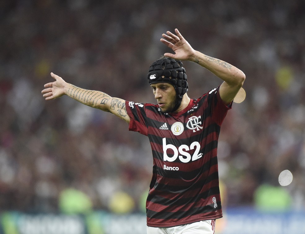 Rafinha não se arrepende de ter deixado o Flamengo, ele revelou no Podcast 10 e Faixa