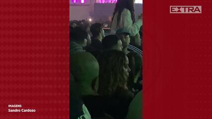 Gabigol marca presença no Festival Alma ao lado da modelo Julia Rodrigues, ex de Vini Jr; vídeo mostra a animação do jogador