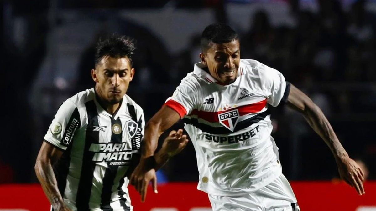 Botafogo empata com São Paulo, e Flamengo fica a 3 pontos da liderança com um jogo a menos.