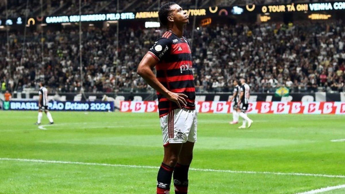 Atacante do Flamengo brinca com apelido dado pela torcida