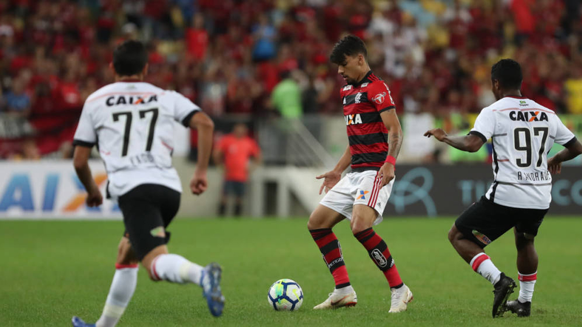 Flamengo perde apenas 2 jogos em 15 partidas contra o Vitória.