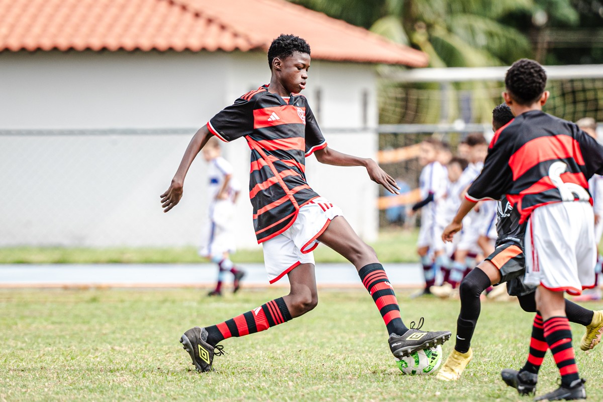 Embalado por africanos talentosos, Flamengo inclui senegalês em competição de base no Rio