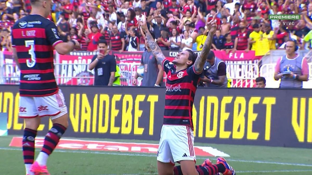 Pedro faz gol e deixa torcida do Flamengo em frenesi