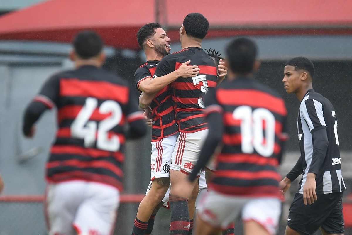 Flamengo mantém invencibilidade e liderança na Taça Guanabara sub-20 ao vencer Botafogo de virada