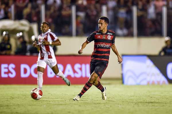 Proposta do Bragantino por Matheus Gonçalves é aumentada; Flamengo discute percentual a ser vendido