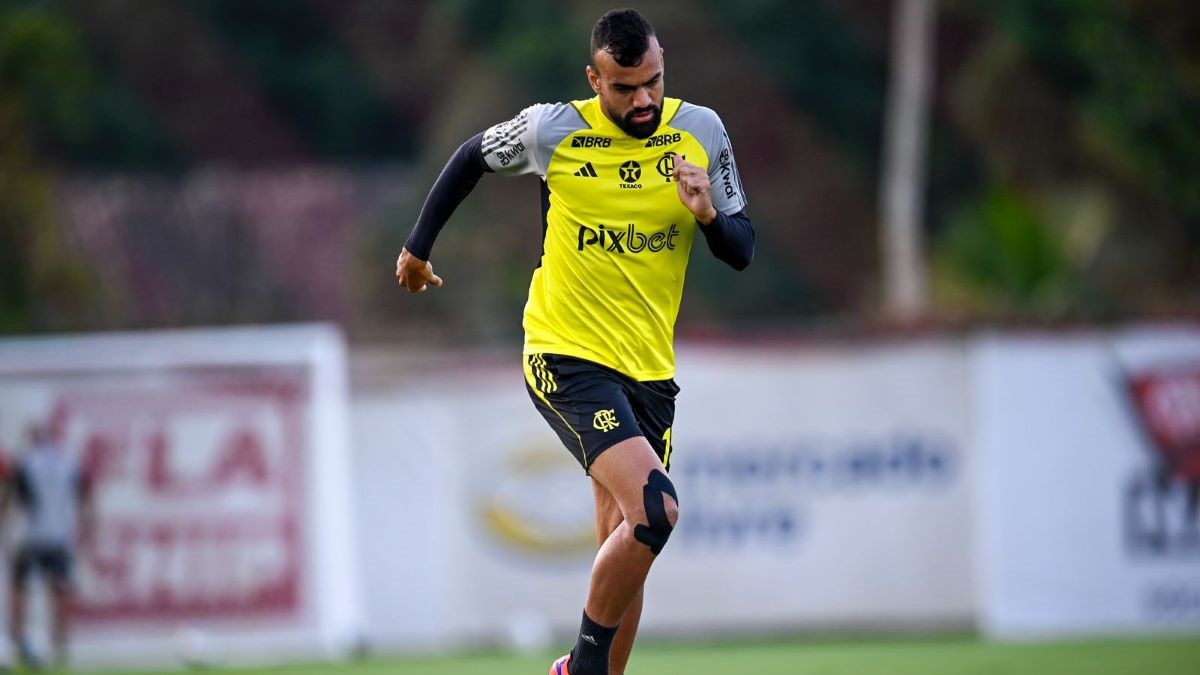 Time francês oficializa oferta por Fabrício Bruno, zagueiro do Flamengo