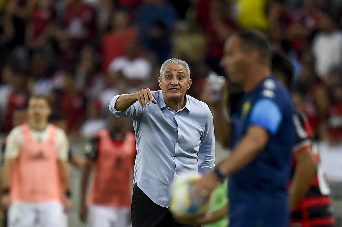 Tite denuncia falta de descanso após jogo entre Flamengo e Atlético-MG e critica calendário