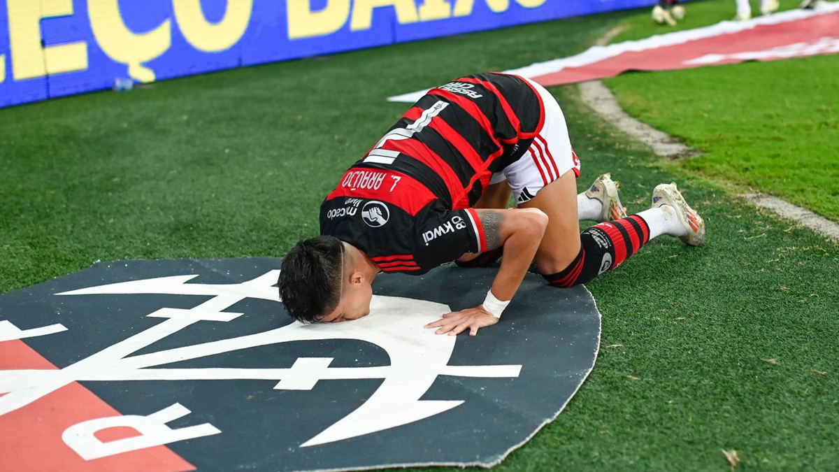 Luiz Araújo marca gol e dá passe para gol após entrar como substituto, enlouquecendo torcedores