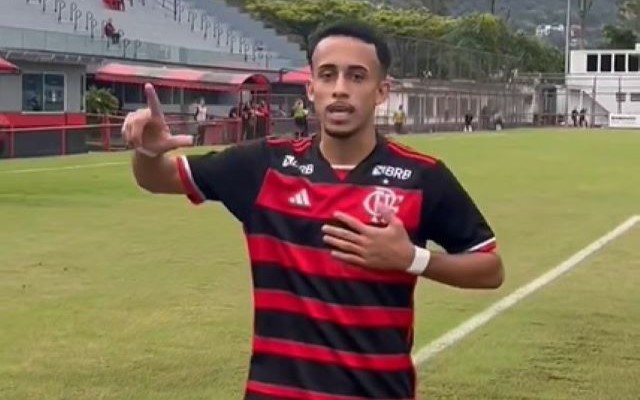 Matheus Gonçalves recebe segunda oportunidade como titular com Tite no Flamengo.