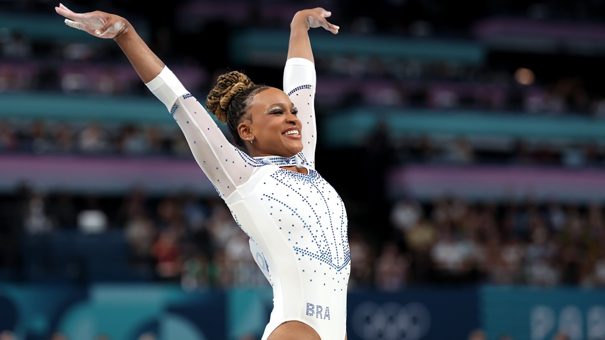 Rebeca Andrade, ginasta do Flamengo, conquista medalha de prata em Paris