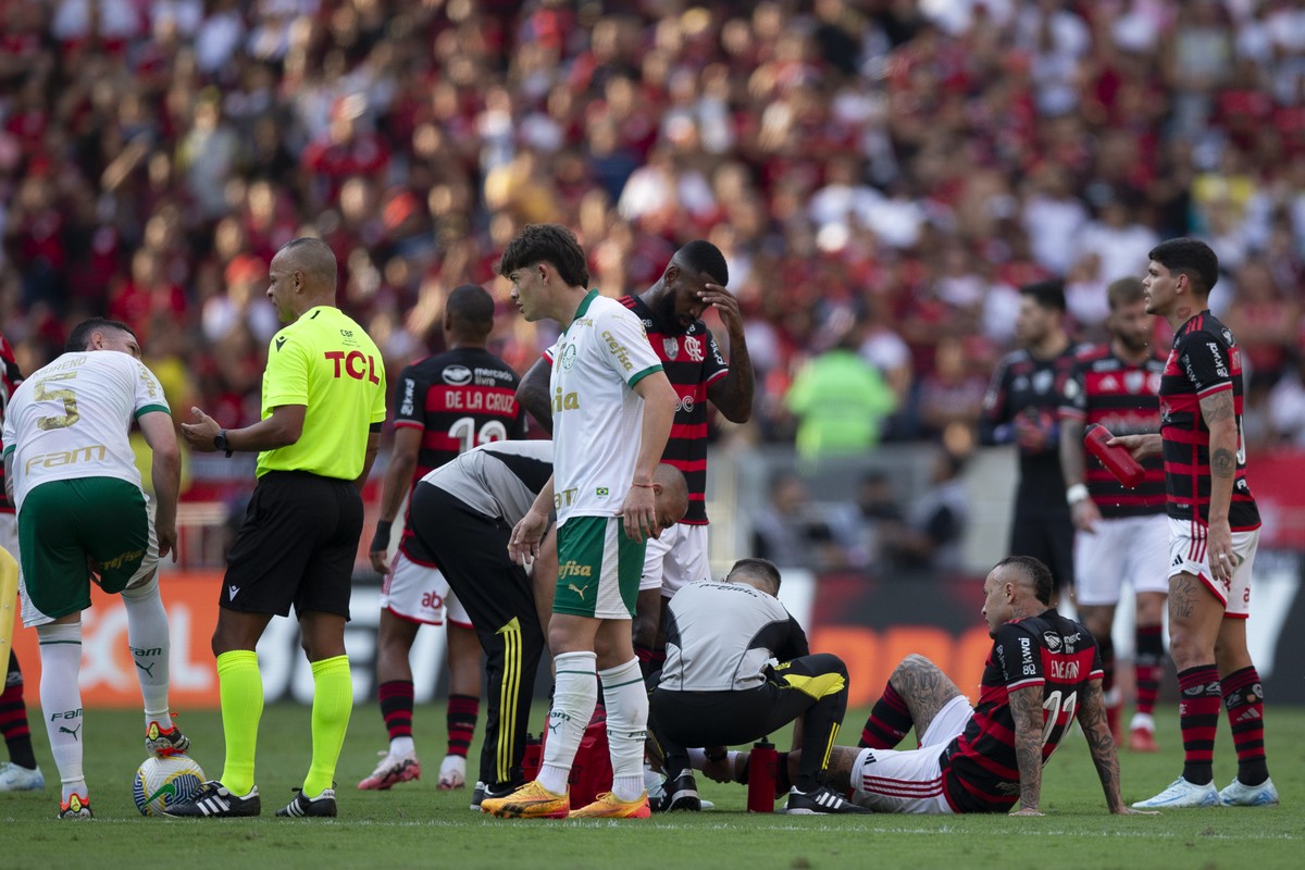 Flamengo confirma cirurgia de Cebolinha por lesão no tendão; atacante deve ficar fora pelo restante de 2024