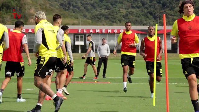 Flamengo entra em modo de preparação para confronto decisivo da Libertadores
O time Rubro-Negro já está se preparando intensamente para o jogo crucial das oitavas de final contra o Bolívar, com total foco no torneio sul-americano.