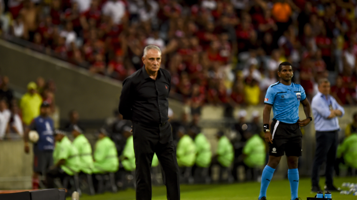 Tite quebra o silêncio após ser vaiado no Maracanã