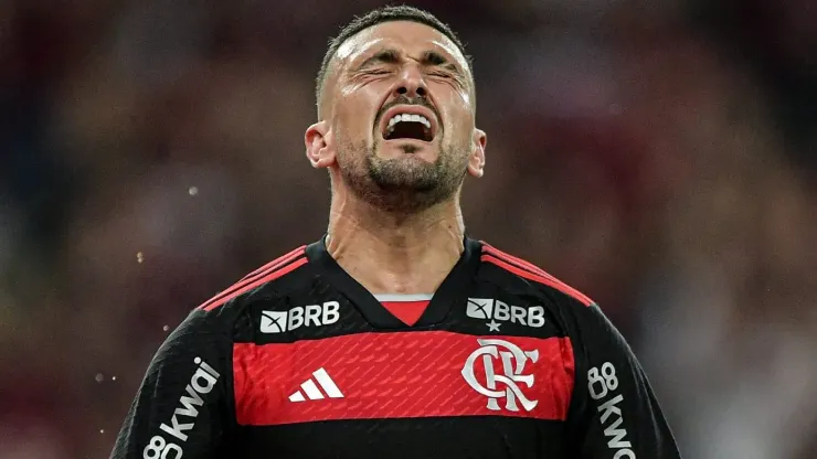 Arrascaeta sai machucado, mas acalma torcedores do Flamengo