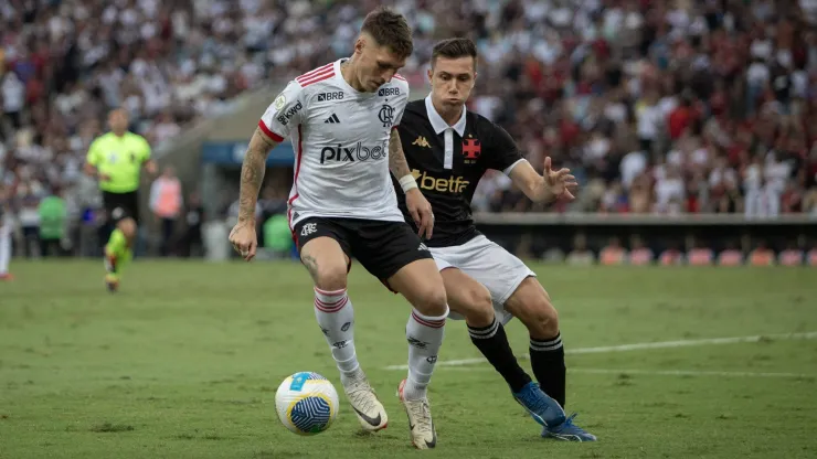 Confira os canais que irão passar Flamengo x Vasco pelo Brasileirão.