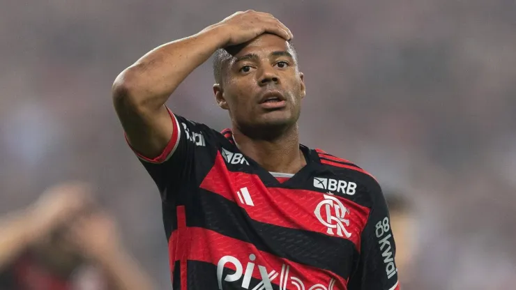 De La Cruz está indisponível para o clássico contra o Vasco pelo Brasileiro