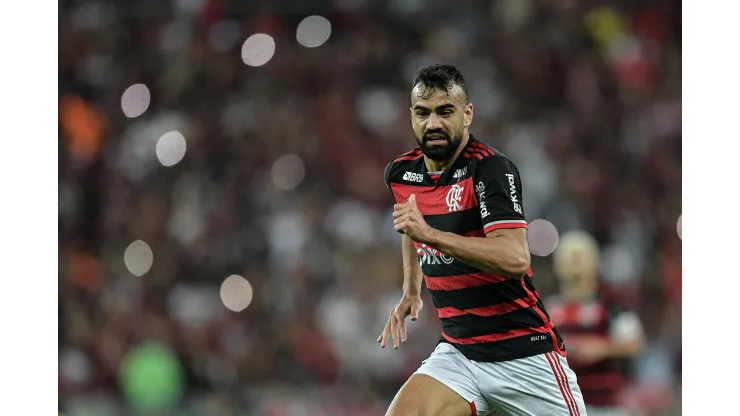 Fabrício Bruno, zagueiro do Flamengo, pede apoio da torcida antes da partida da seleção brasileira