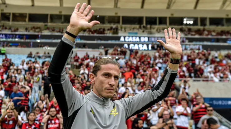 Filipe Luís não assumirá o Flamengo no lugar de Tite.