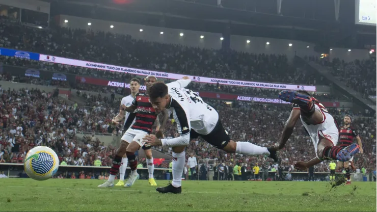 Flamengo e Vasco empatam no Maracanã pelo Brasileirão.