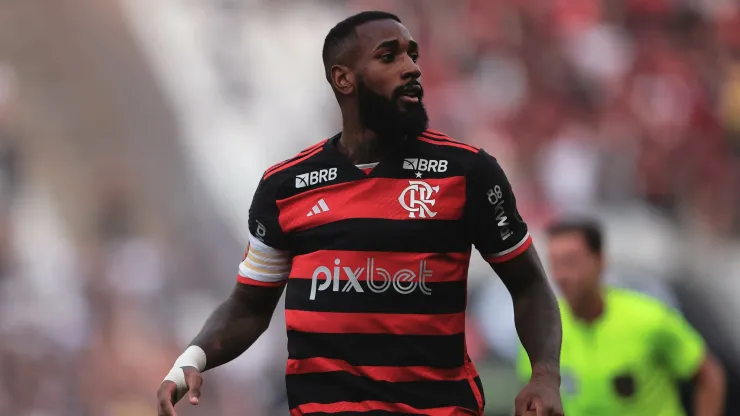 Flamengo realiza voo fretado para garantir presença de Gerson e Fabrício Bruno.