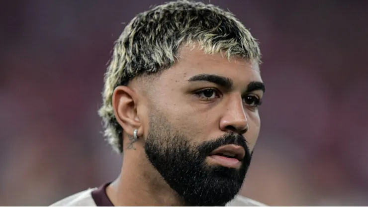 Gabigol, atacante do Flamengo, opta por jogar no Brasil ao invés da Europa.