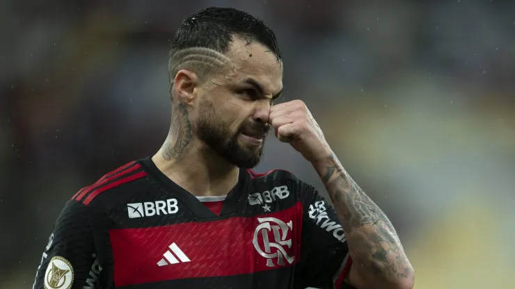 Michael retorna ao Flamengo mais cedo do que o esperado.