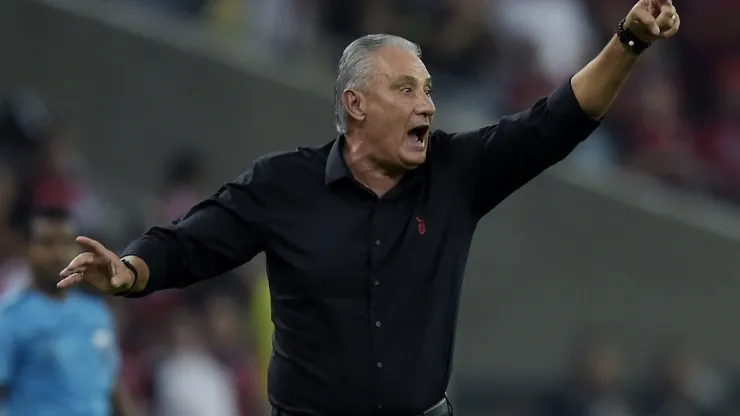 Tite é insultado e criticado no Flamengo: “Vai se lascar…”