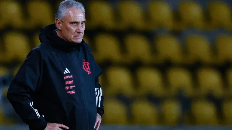 Torcida do Flamengo clama por demissão de Tite após eliminação para Peñarol