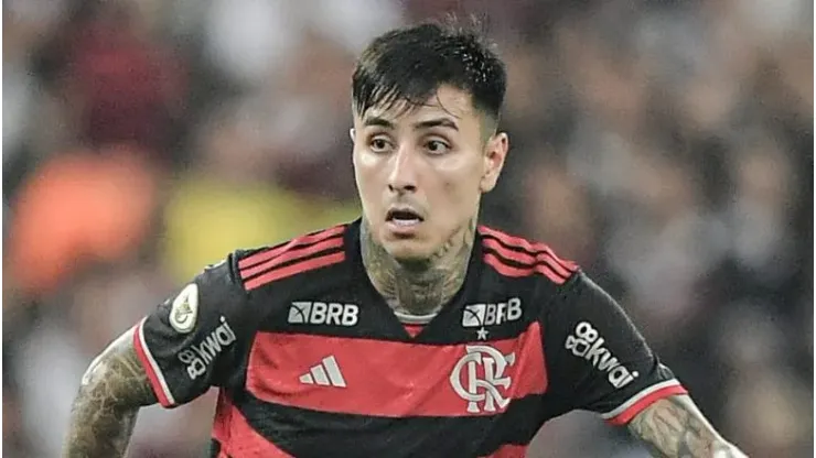 Torcida do Flamengo se revolta com Pulgar e cita Leo Ortiz: “no banco”