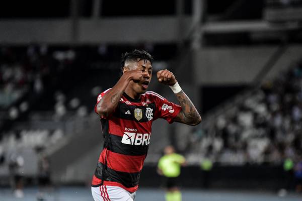 Bruno Henrique retorna ao time no palco onde costuma se destacar pelo Flamengo