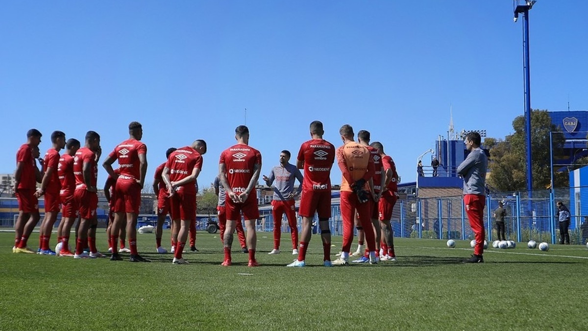 Lucho González planeja escalação titular do Athletico-PR para confronto contra o Flamengo