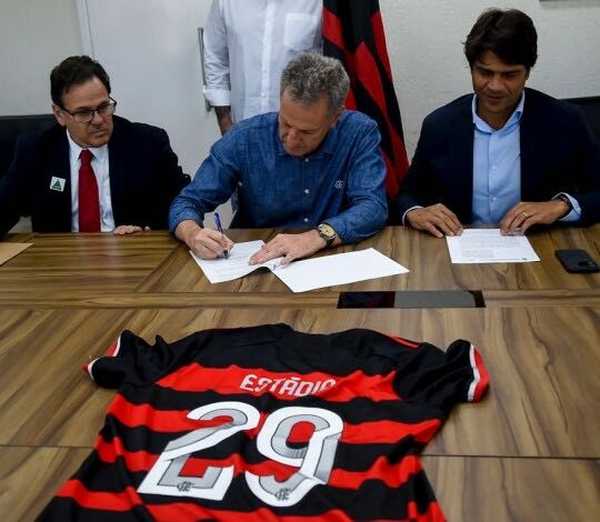 Flamengo assina termo de promessa de compra e venda do terreno do Gasômetro, avançando para a aquisição definitiva.