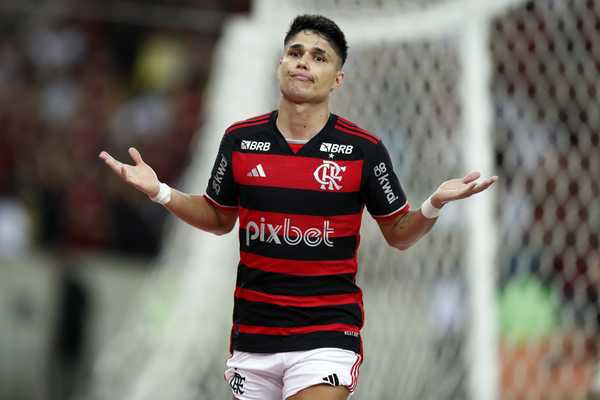 Treino do Flamengo: Allan e Luiz Araújo ocupam lugares de De la Cruz e Cebolinha na escalação