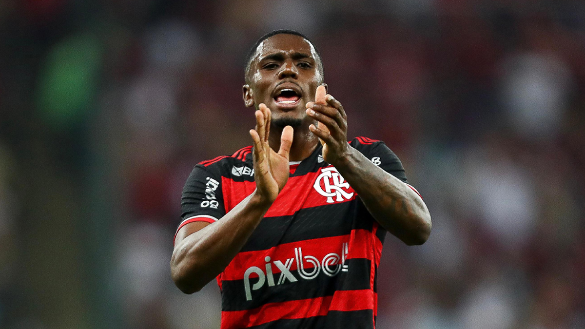 Everton Araújo comete erro em 1 passe e lidera estatística em partida do Flamengo