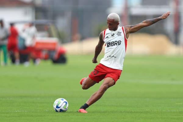 Flamengo rejeita primeira oferta do Bournemouth por Wesley; conversas prosseguem