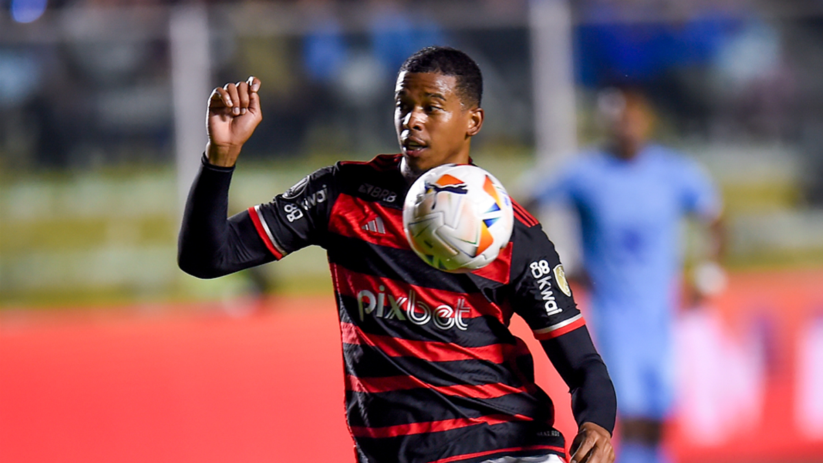 Carlinhos não vai jogar no próximo jogo do Flamengo pelo Brasileirão.