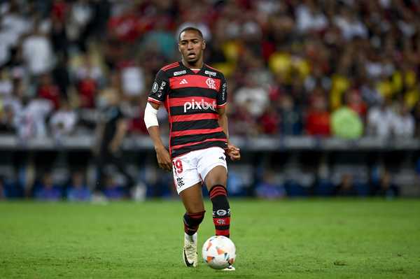 Flamengo estende contrato de Lorran até 2029 com valor da multa definido