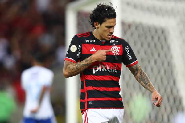 Pedro encerra o melhor semestre da carreira no Flamengo com mais mobilidade.