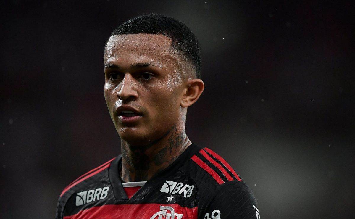 Wesley busca evoluir no Flamengo e contrata especialistas em desempenho para auxiliar no seu desenvolvimento