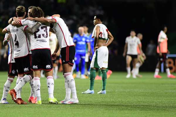 David Luiz se destaca em classificação emocionante do Flamengo, com atuações decisivas de Matheus Cunha