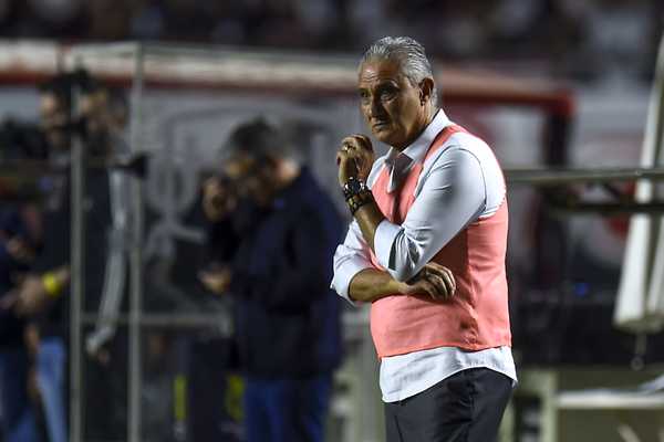 Tite explica opção por reservas do Flamengo contra São Paulo: “Não é possível manter o desempenho”