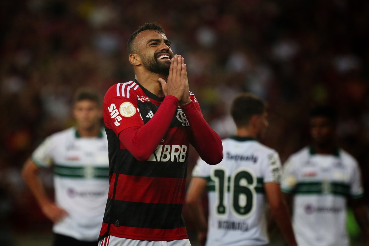 Flamengo só vai liberar Fabricio Bruno após jogo de volta contra o Palmeiras, com proposta da França em vista.