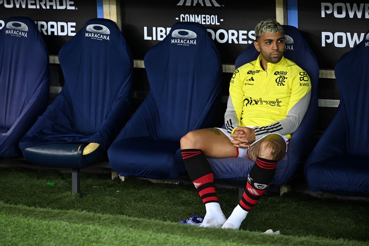 Gabigol é recebido de forma amistosa pela torcida do Flamengo no Maracanã