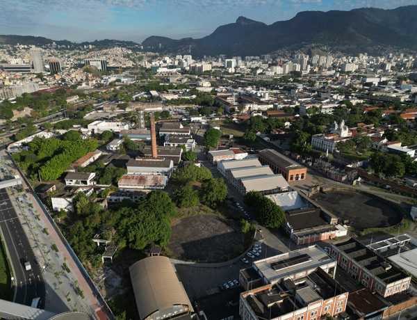 Landim garante que o Flamengo está preparado para desapropriação e pede à torcida para não dar nome ao estádio