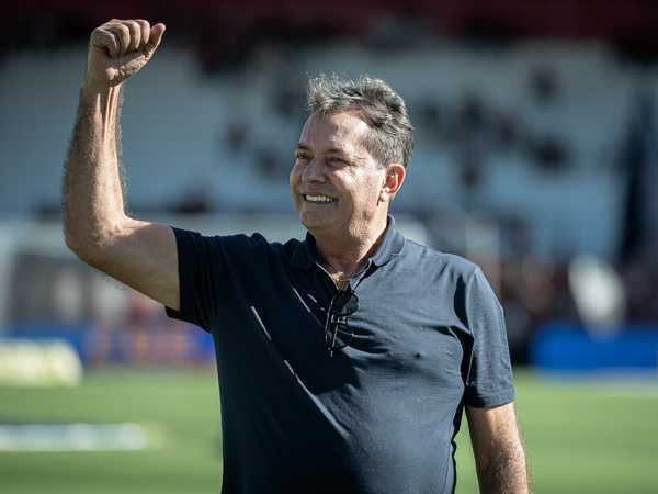 Cruzeiro assume liderança nos investimentos em reforços, ultrapassando o Flamengo com janela de contratações agressiva.