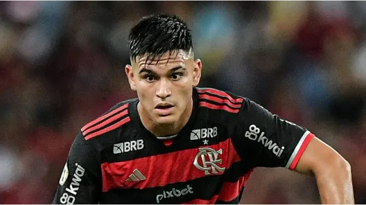 Alcaraz enfrenta dificuldades de adaptação no Flamengo e apresenta problemas