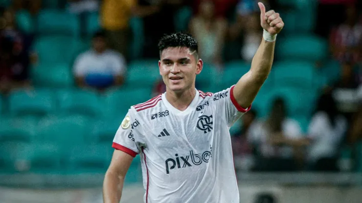 Alcaraz volta ao banco do Flamengo após sentir o peso da partida