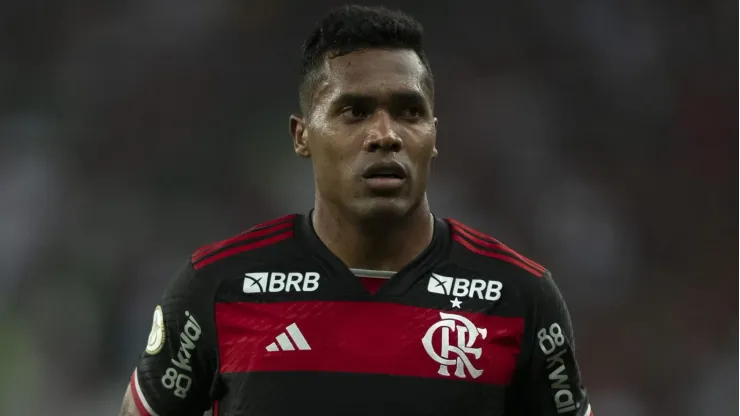 Alex Sandro elogia as habilidades de Gabigol no Flamengo