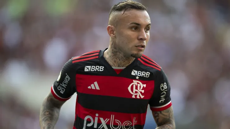 Cebolinha melhora em sua recuperação no Flamengo, confira a atualização do cenário.